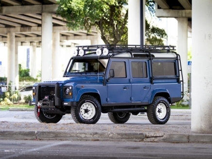 Land Rover Defender 110