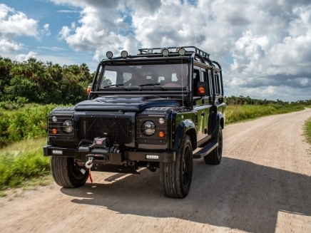 Land Rover Defender 110