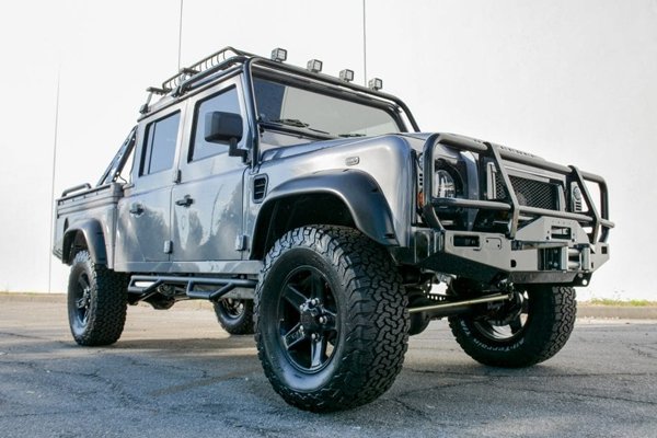 land rover defender 130