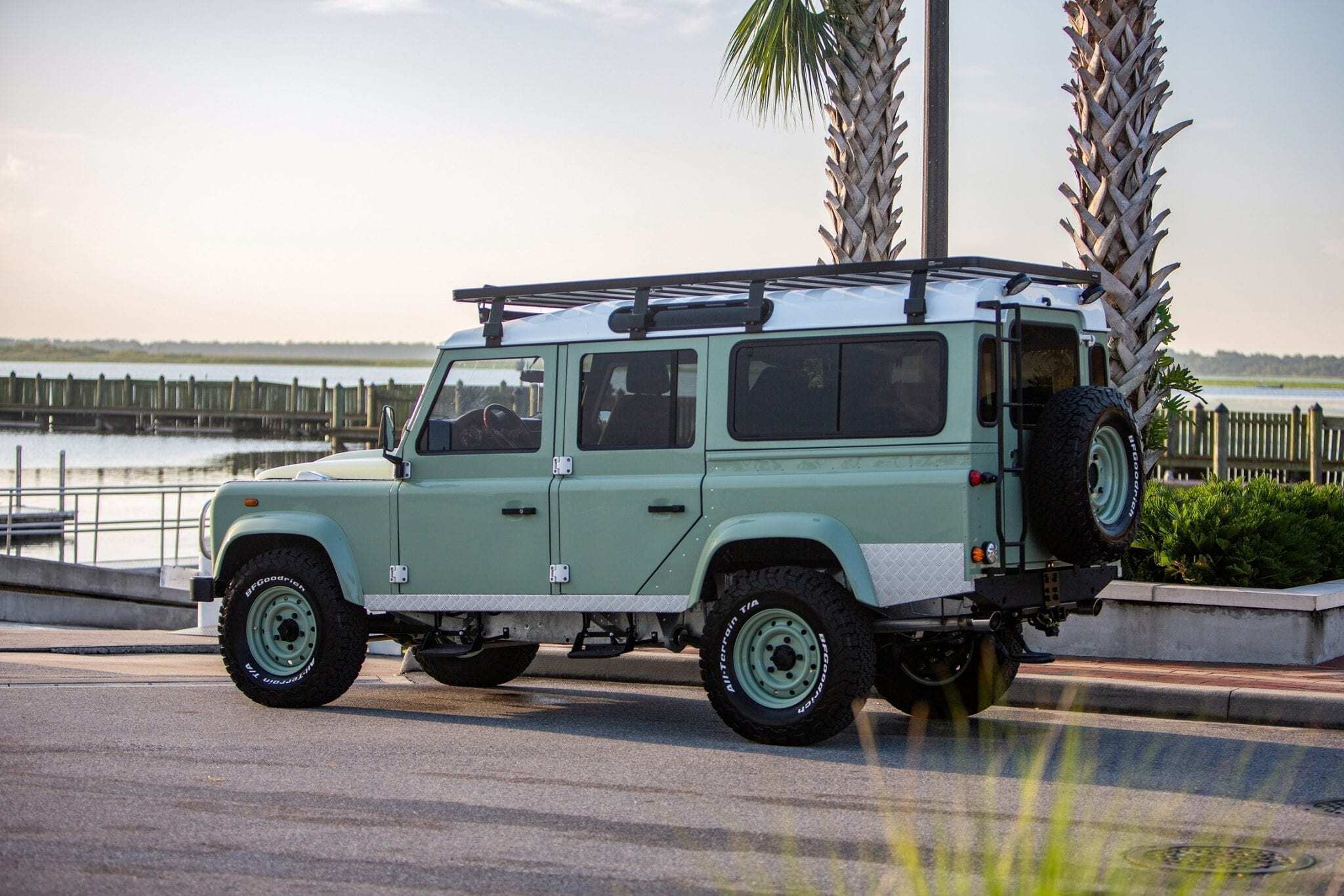 land rover defender 110