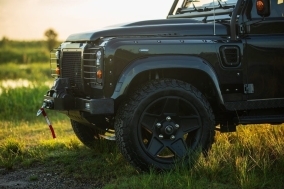 Land Rover Defender 110