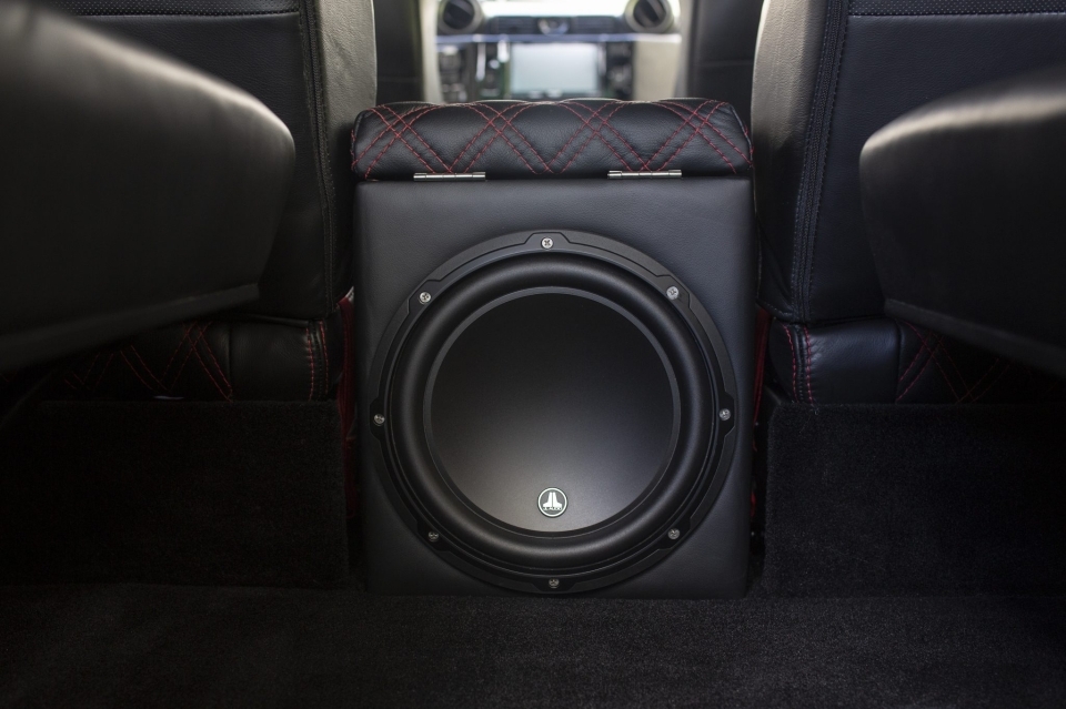 Premium Sound &<br><em>Technology Integration</em>